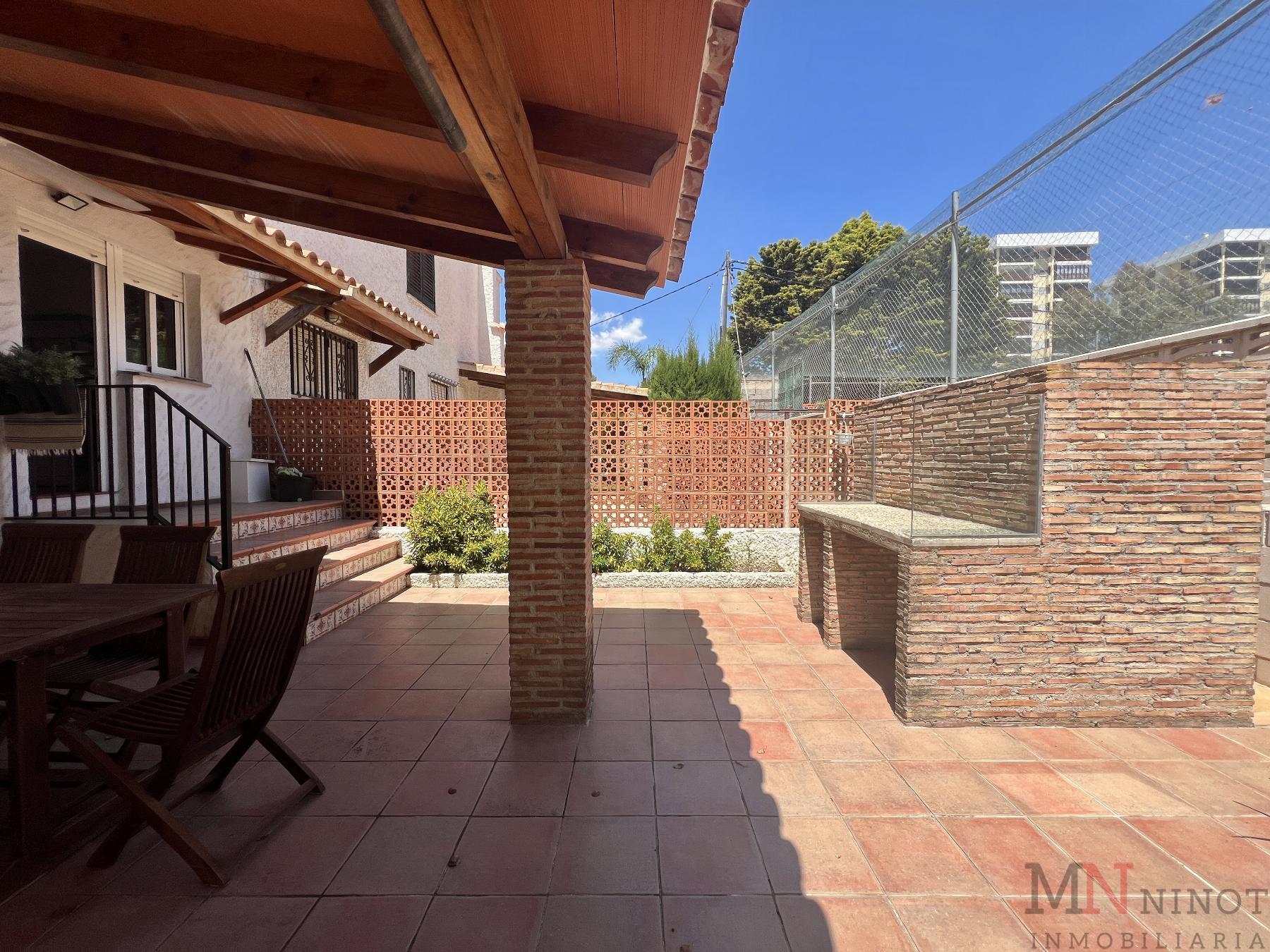 For sale of villa in Benicasim