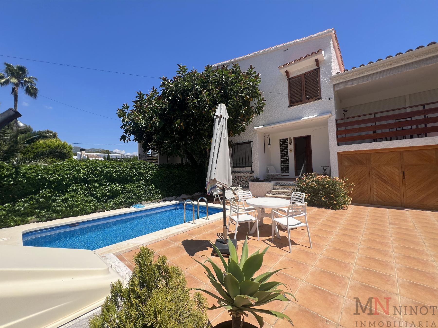 For sale of villa in Benicasim