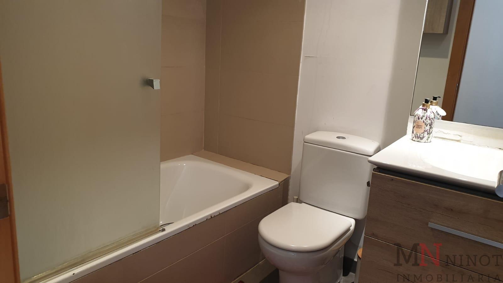 Suite bathroom