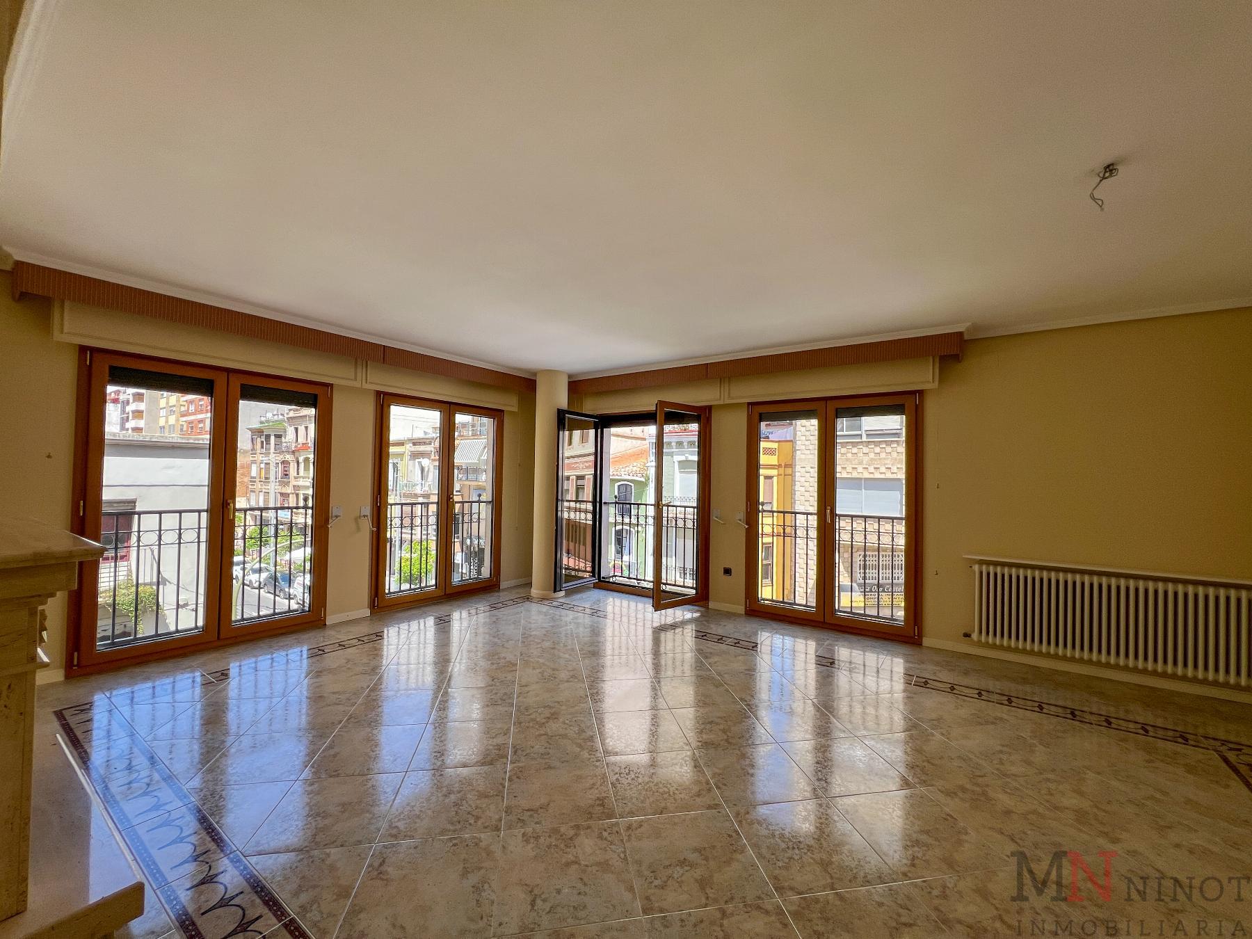 For sale of flat in Castellón
