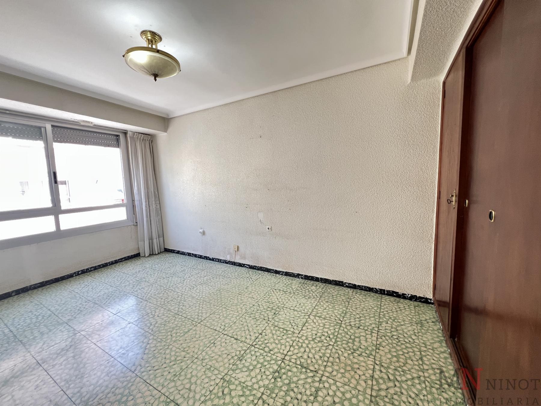 For sale of flat in Castellón