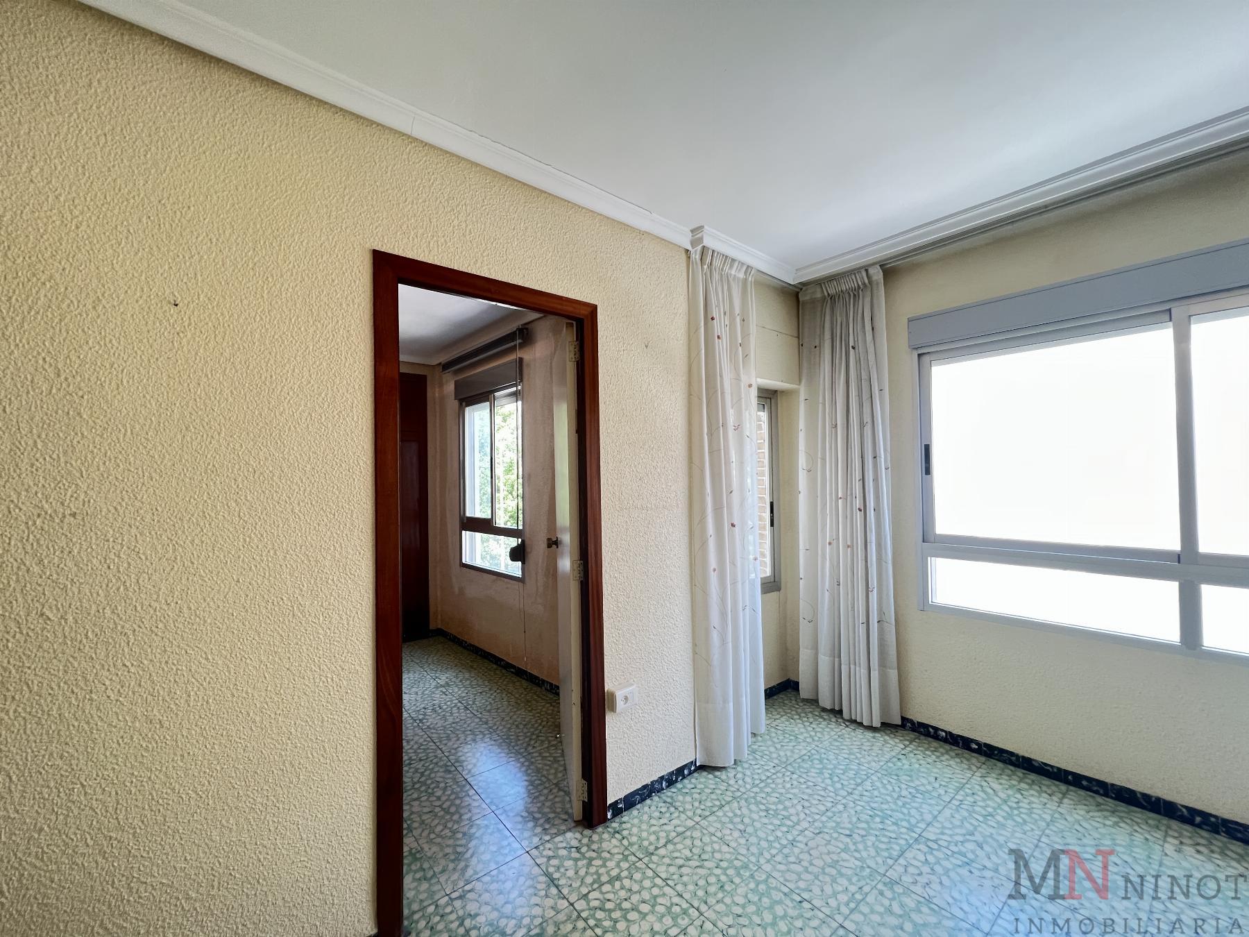 For sale of flat in Castellón