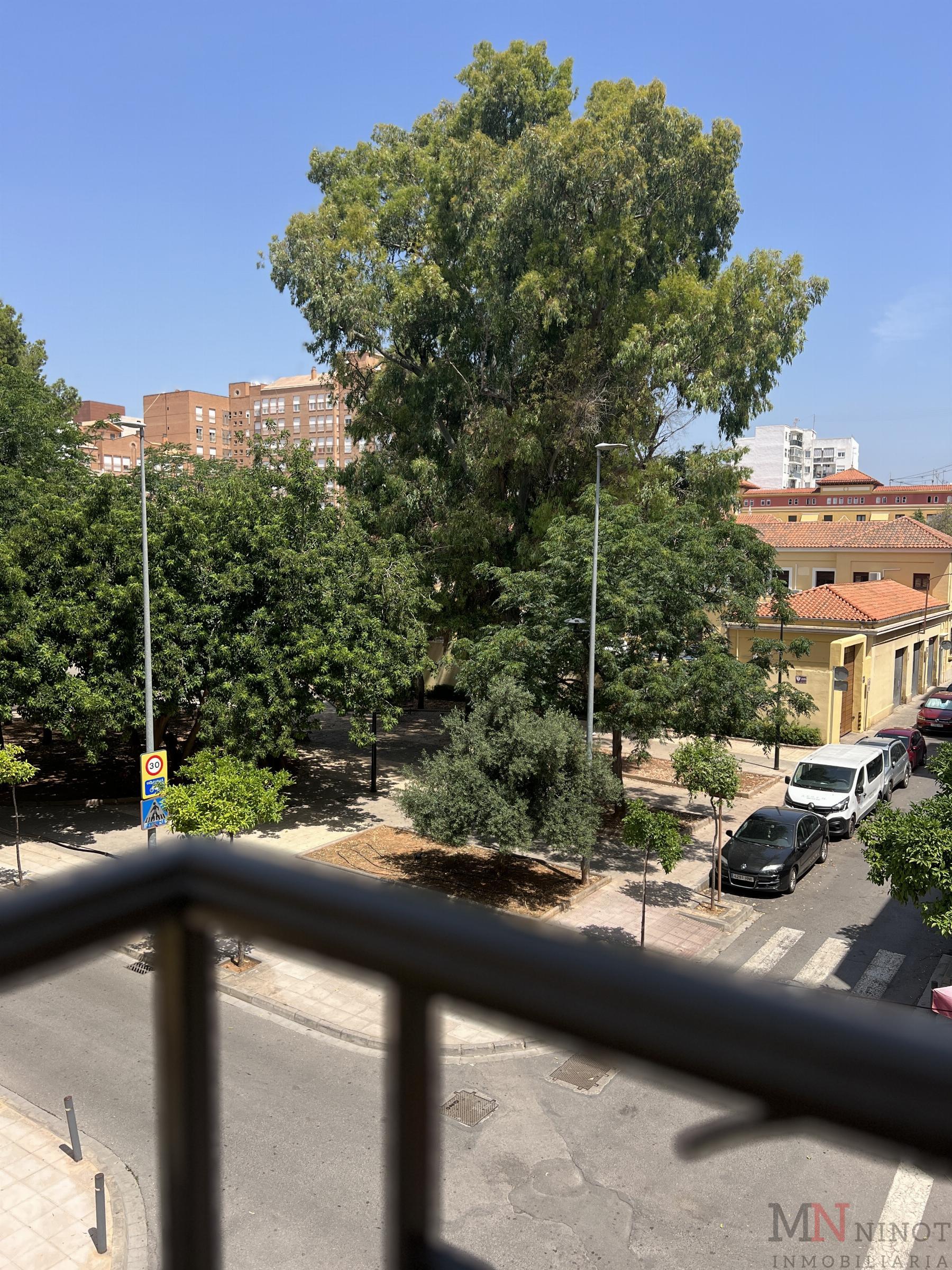For sale of flat in Castellón