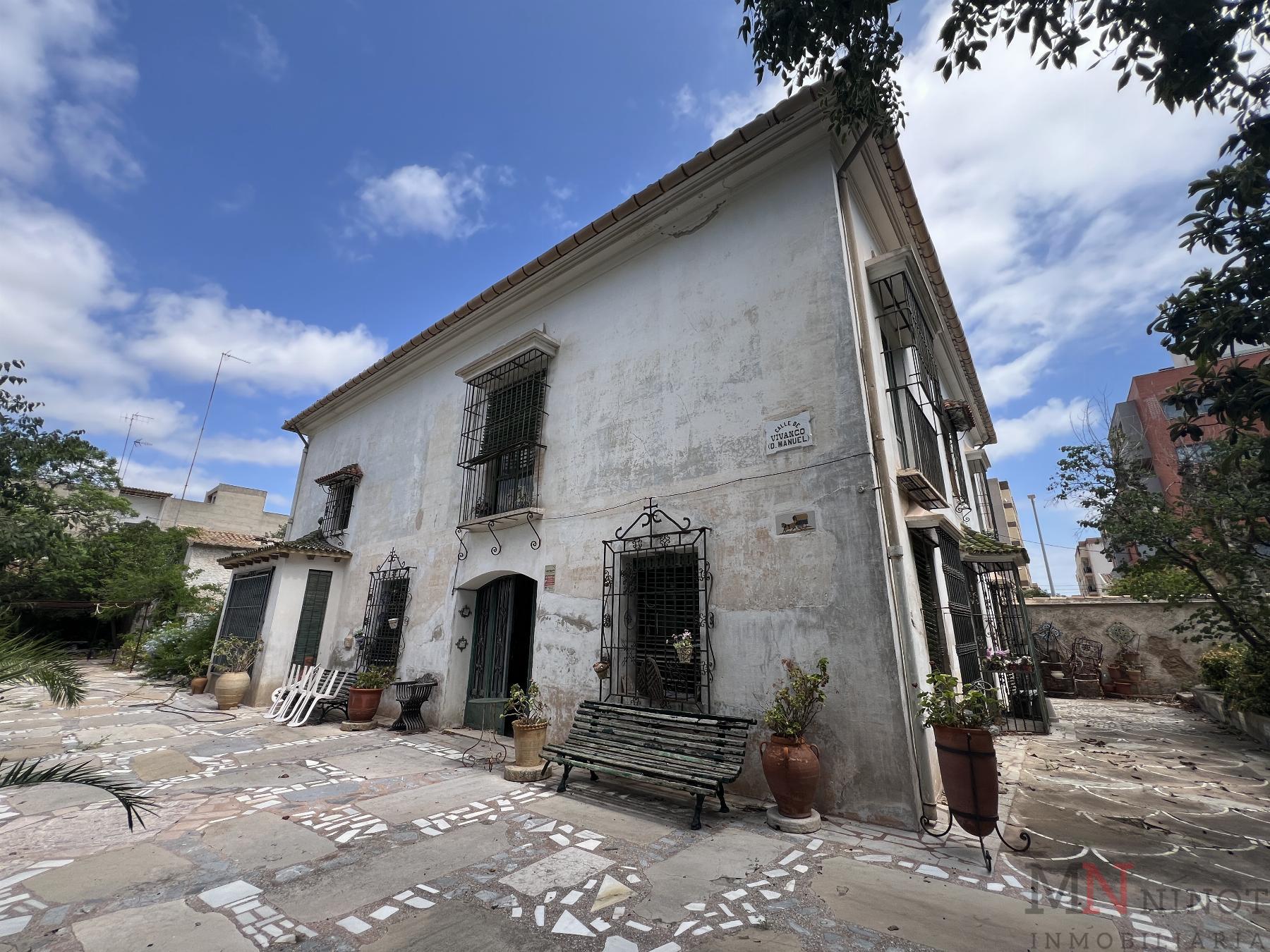 Venta de masía en Almazora