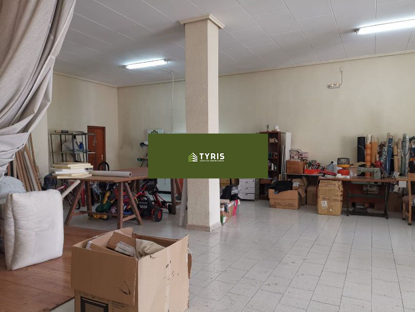 For sale of commercial in Aldaia