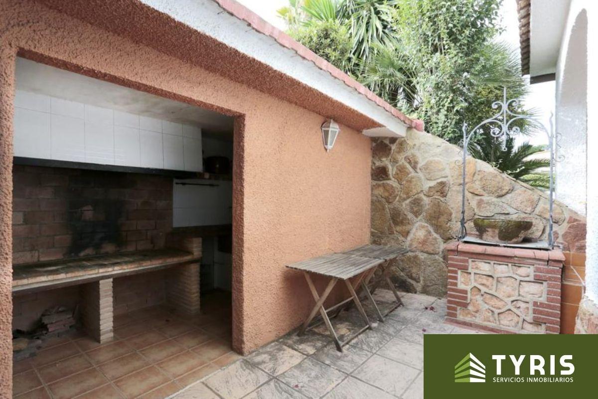 For sale of chalet in Paterna