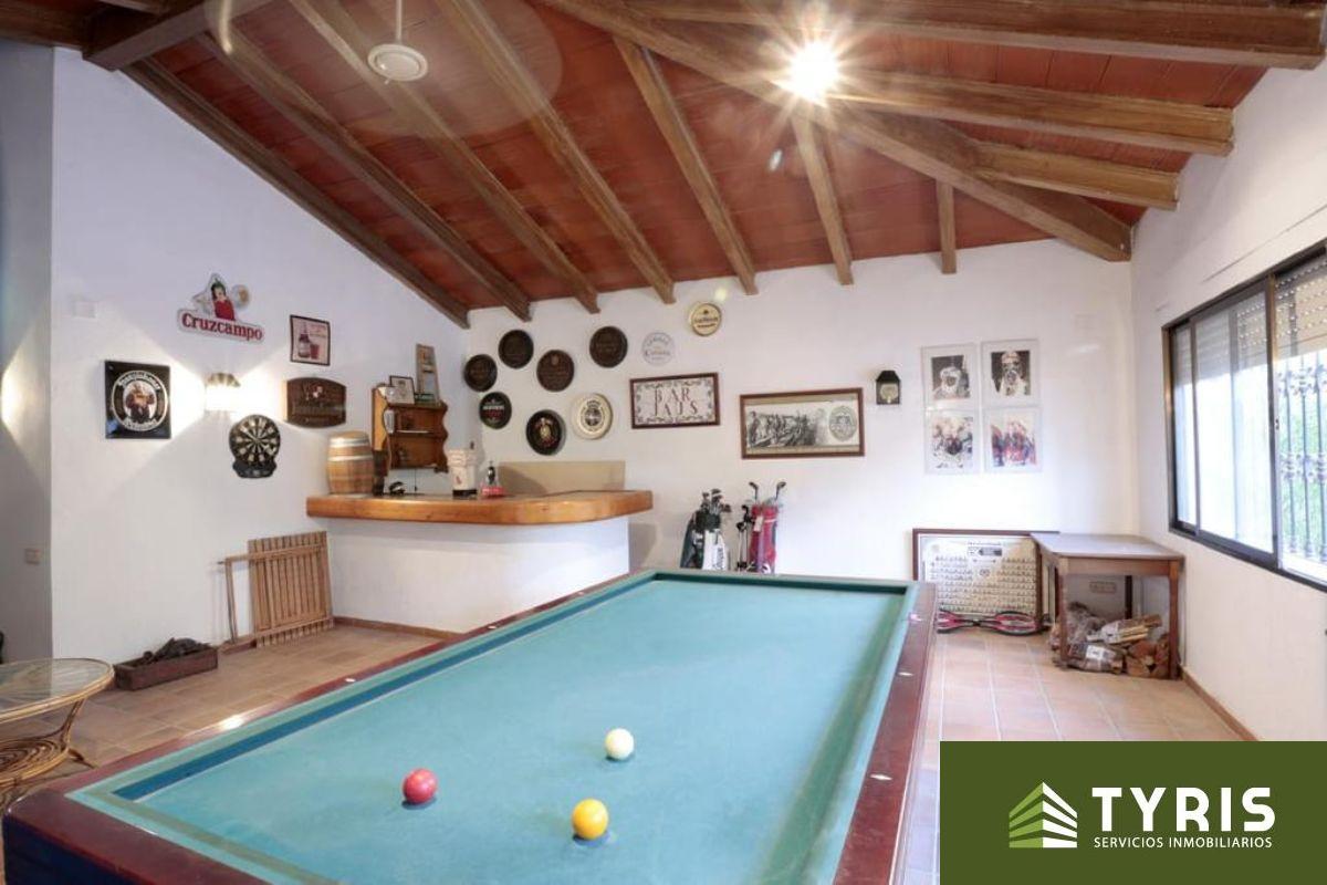 For sale of chalet in Paterna