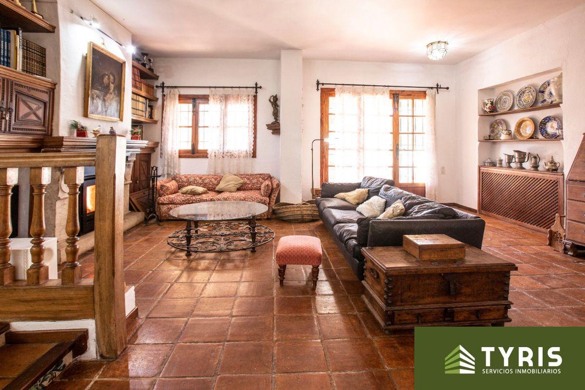 For sale of chalet in Náquera