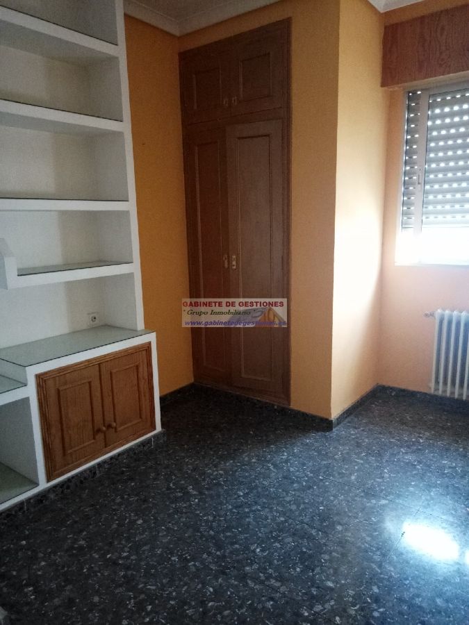 For sale of flat in Albacete