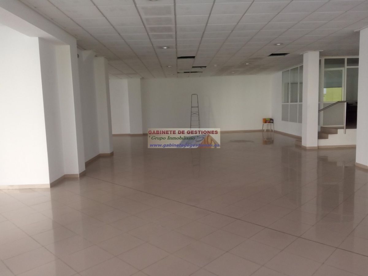 For rent of commercial in Albacete