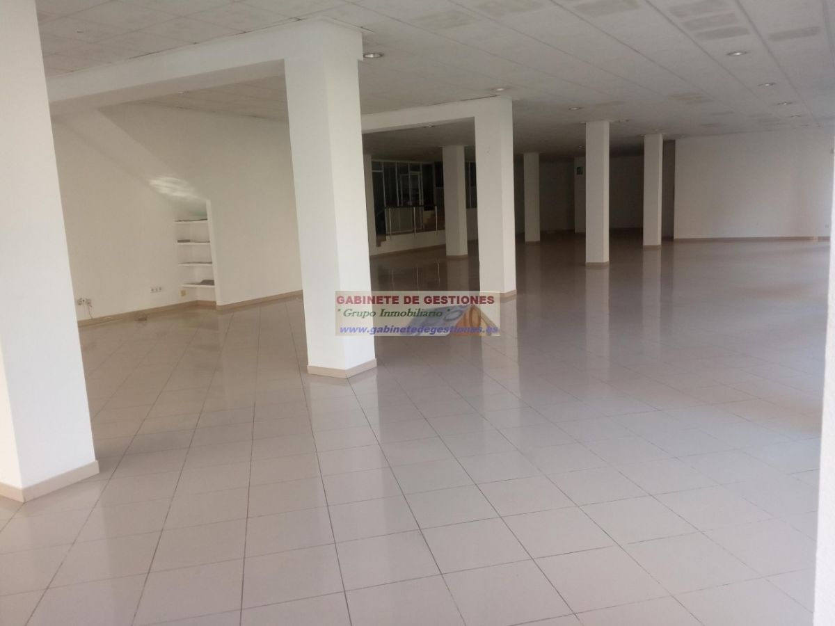 For rent of commercial in Albacete