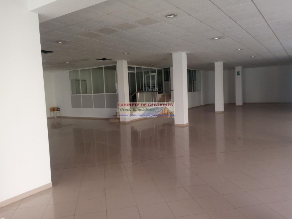 For rent of commercial in Albacete