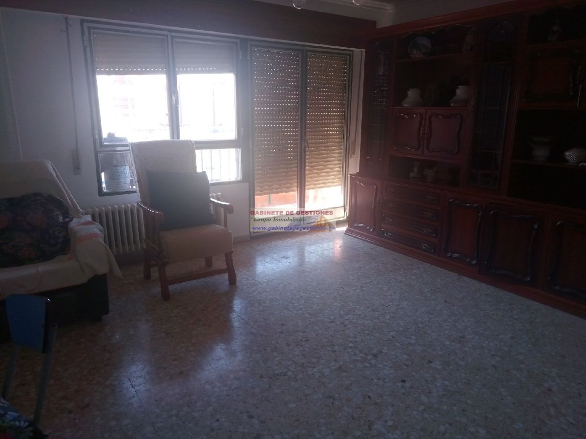 For sale of flat in Albacete