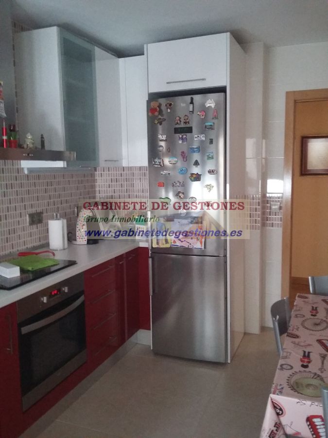 For sale of duplex in La Roda