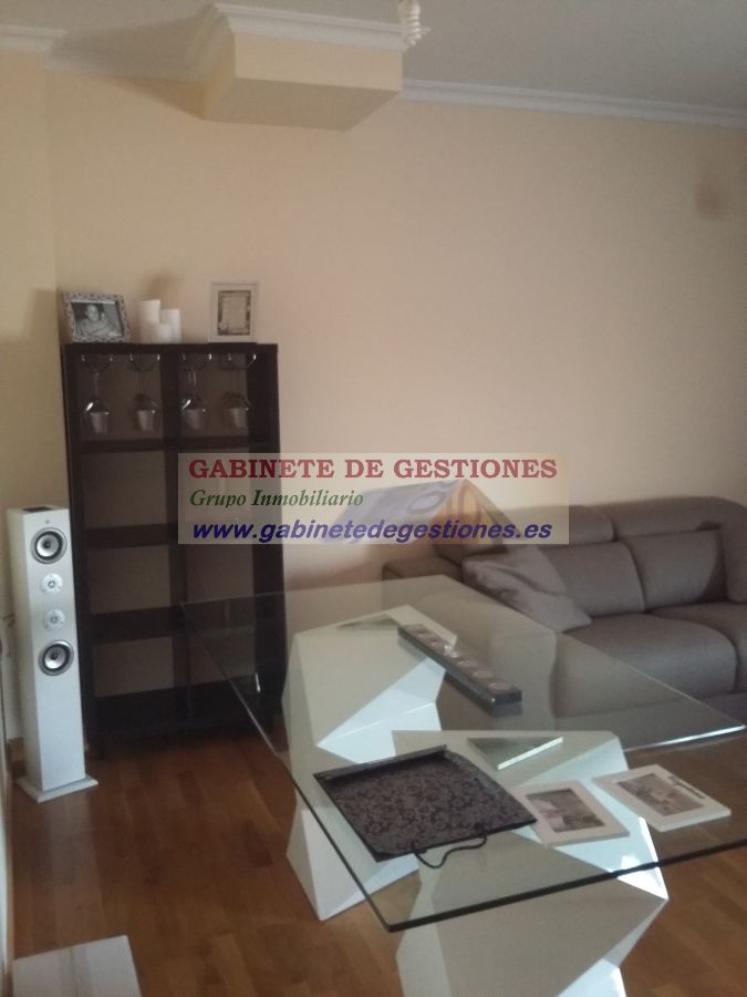 For sale of duplex in La Roda