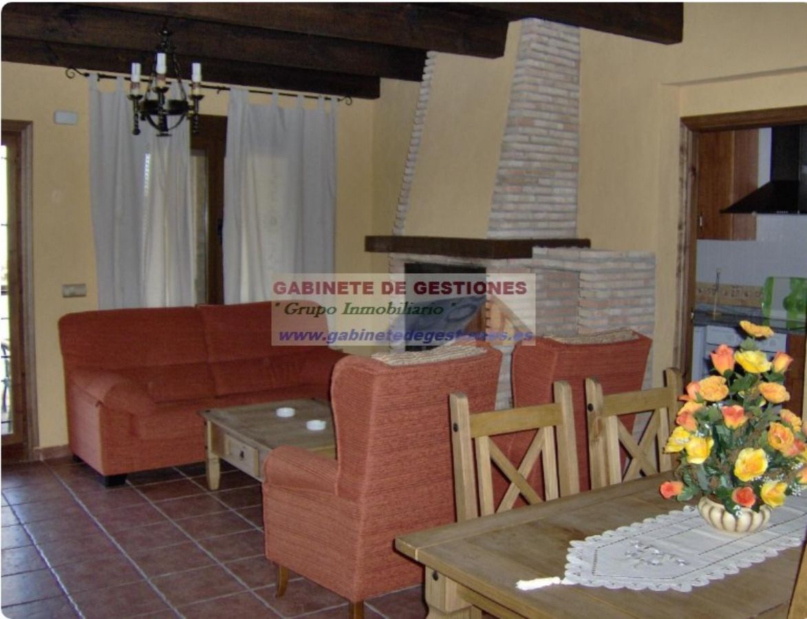 For rent of house in Alcaraz