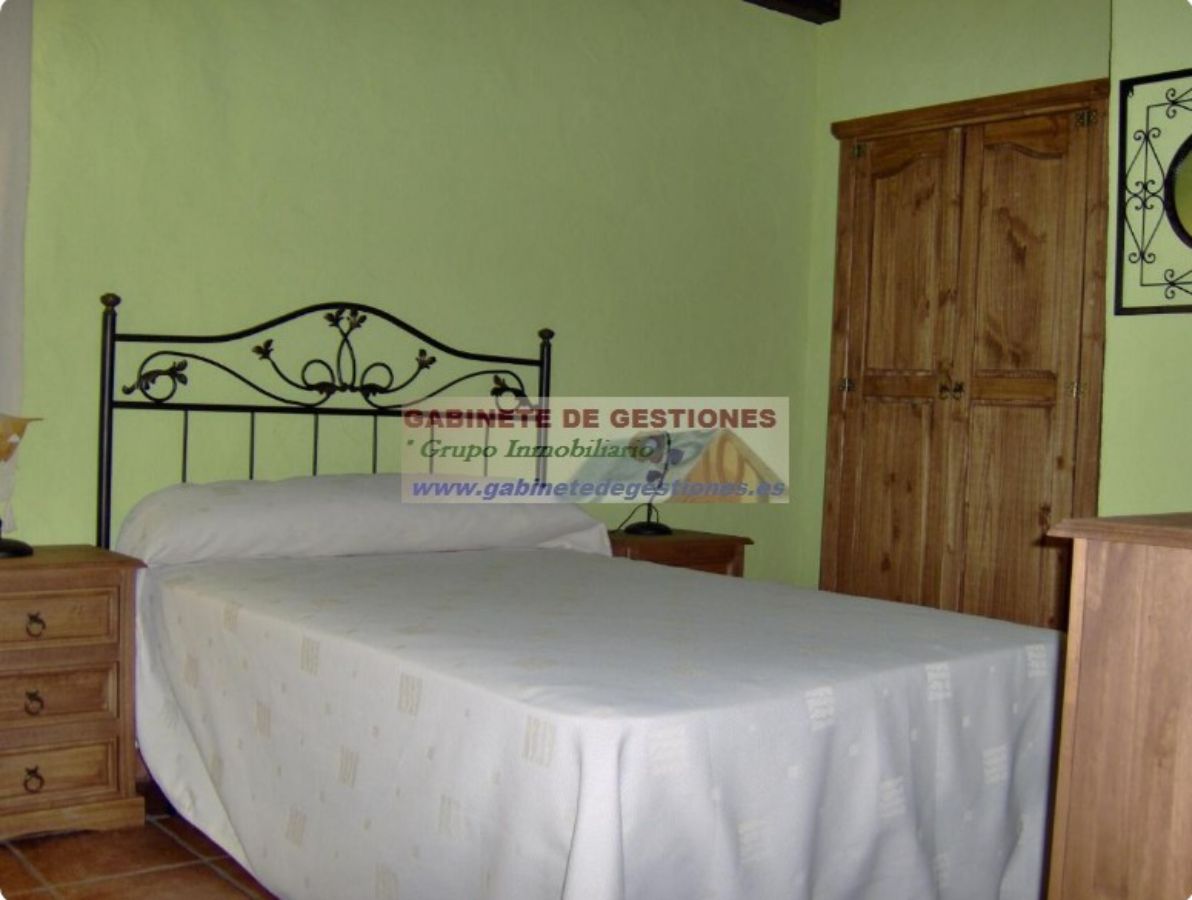 For rent of house in Alcaraz