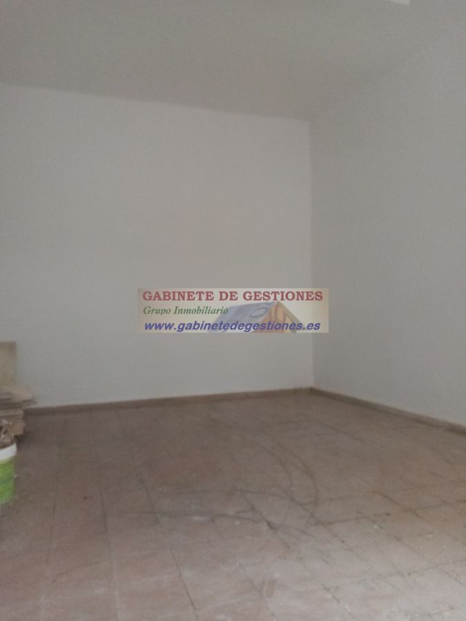 For rent of commercial in Albacete