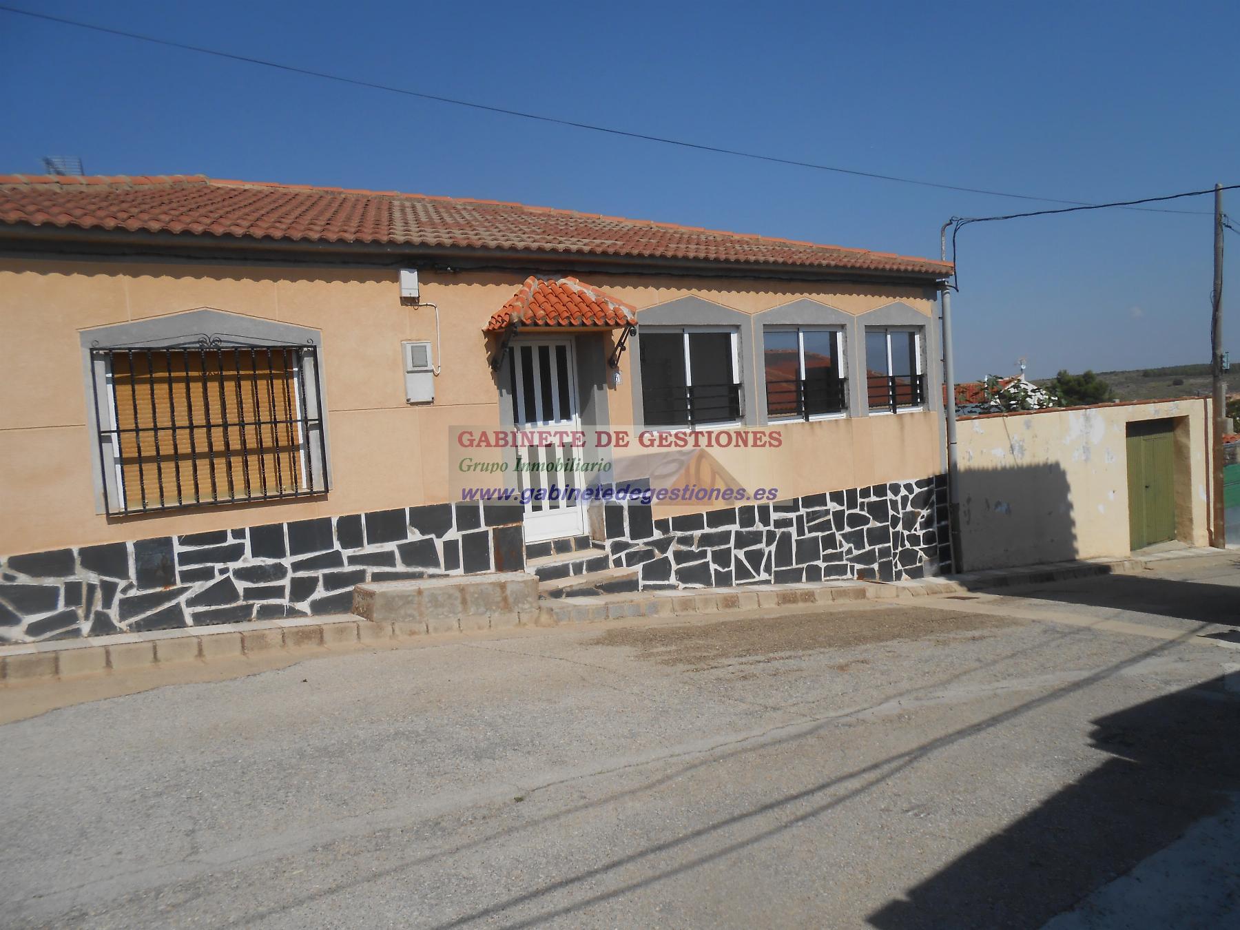 For sale of house in Casas de Lázaro