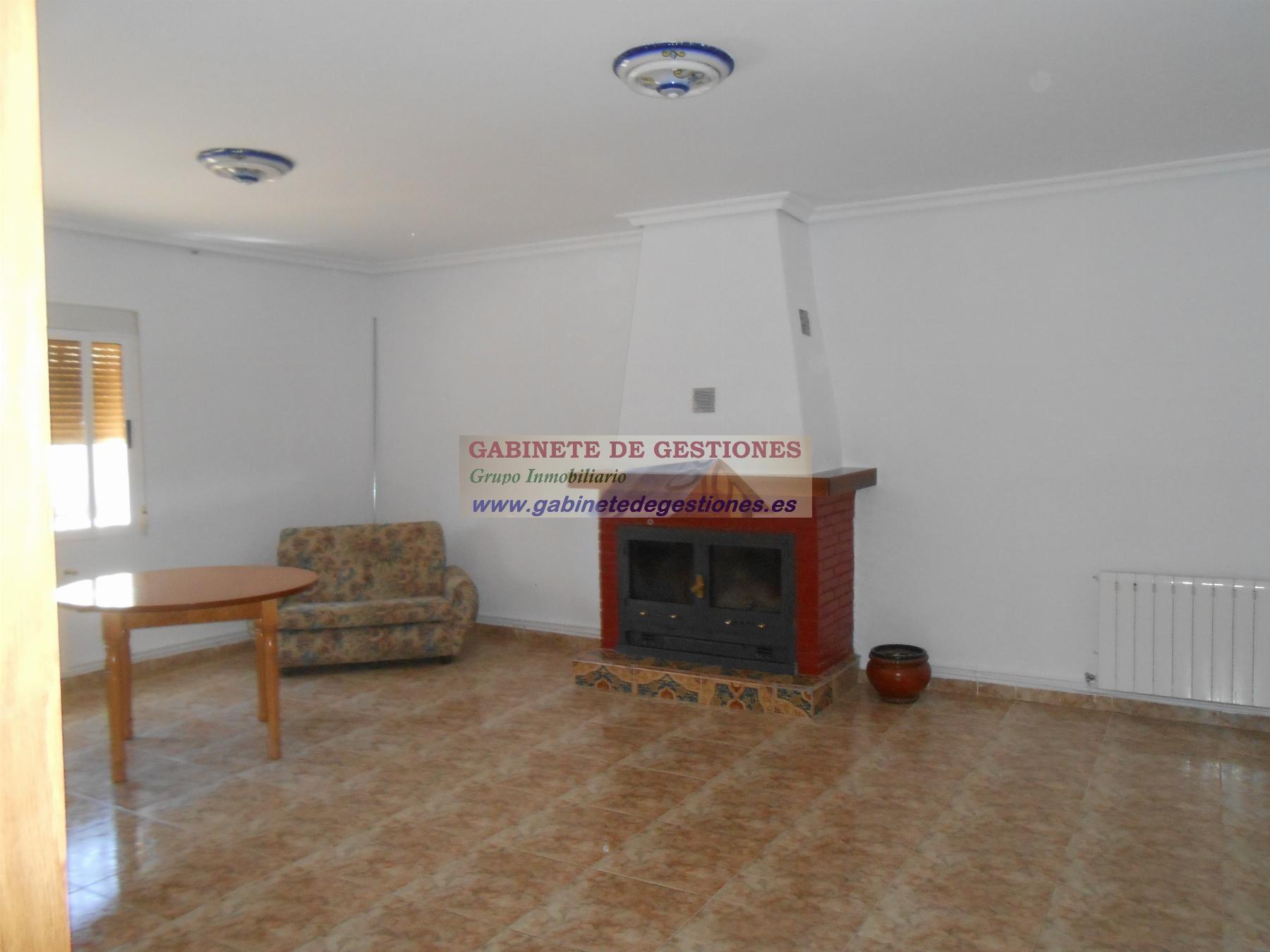 For sale of house in Casas de Lázaro