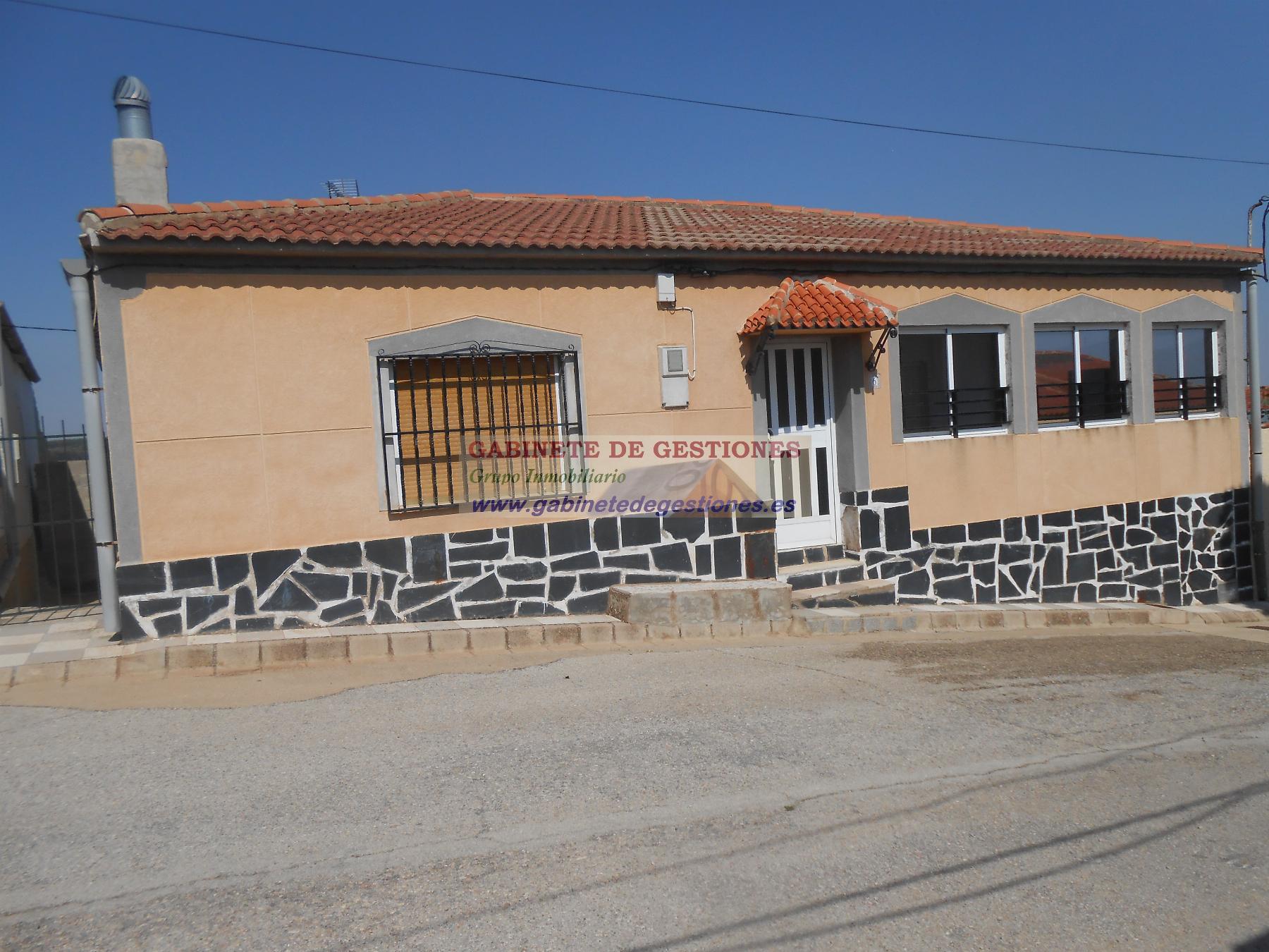 For sale of house in Casas de Lázaro