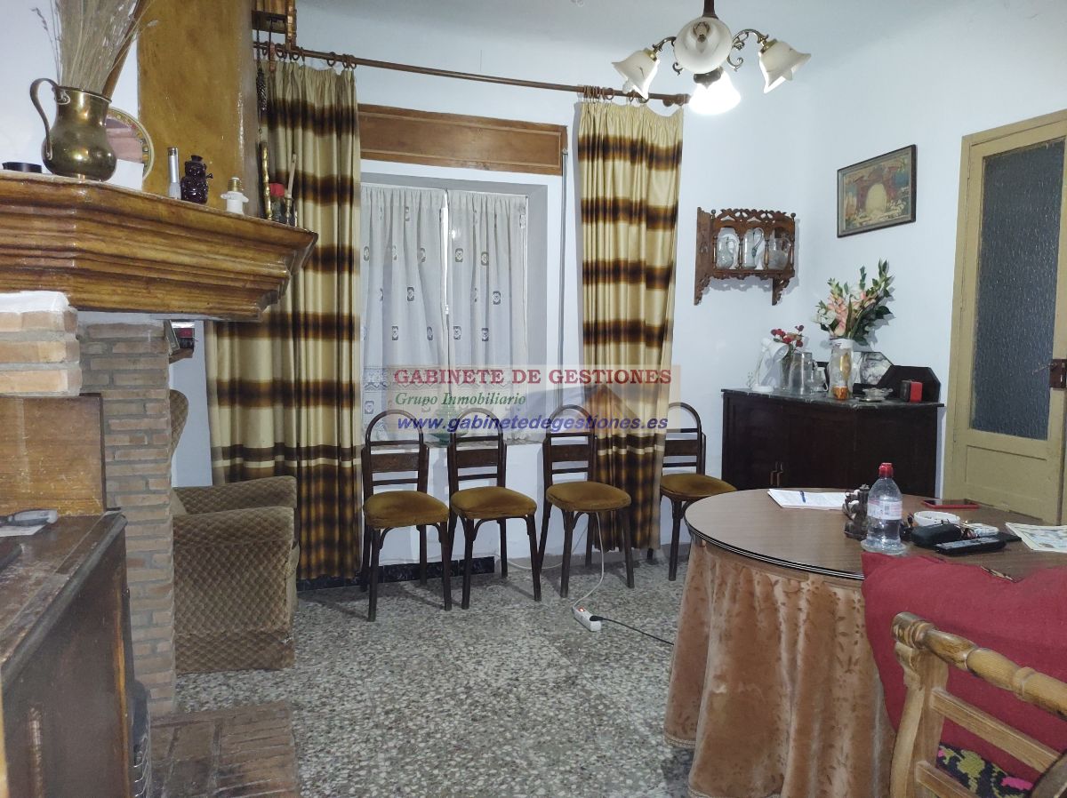 For sale of house in Povedilla