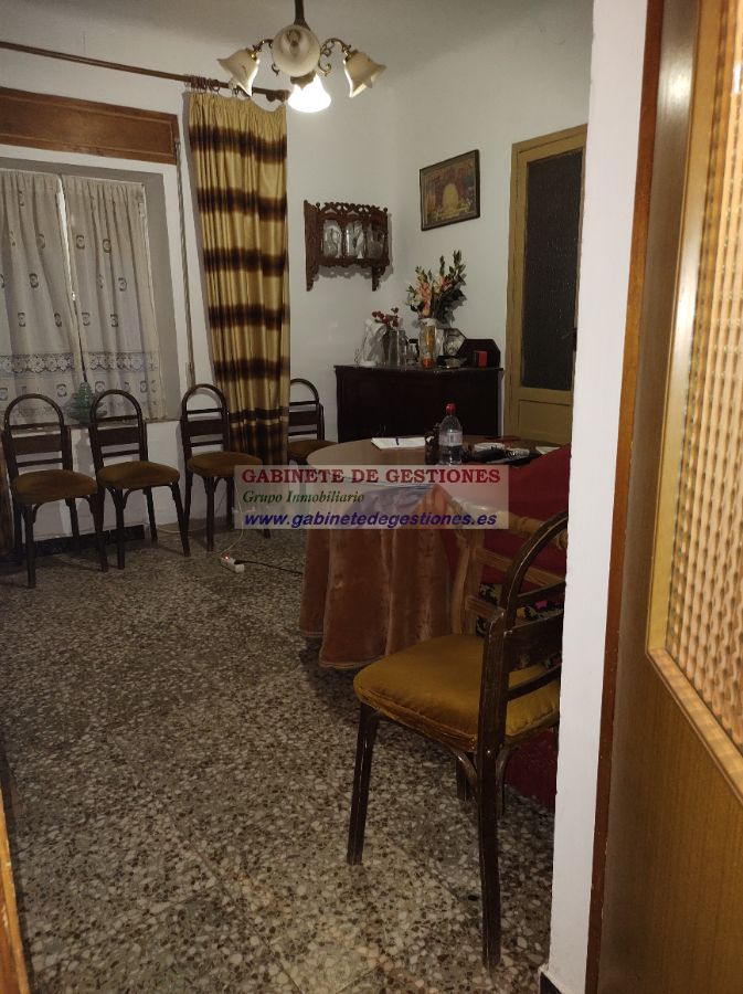 For sale of house in Povedilla