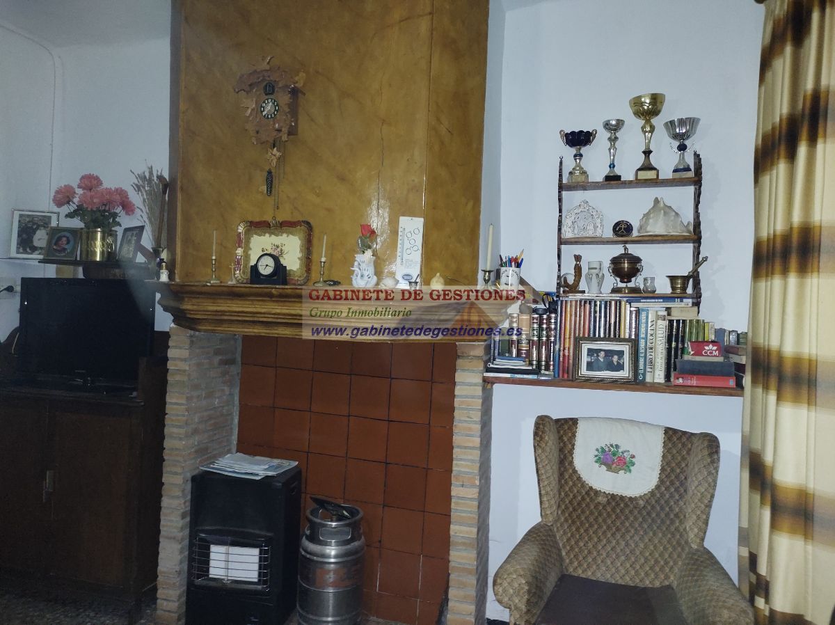 For sale of house in Povedilla