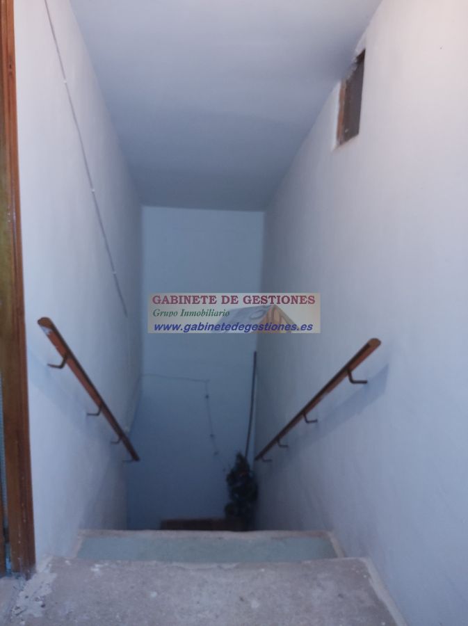 For sale of house in Povedilla