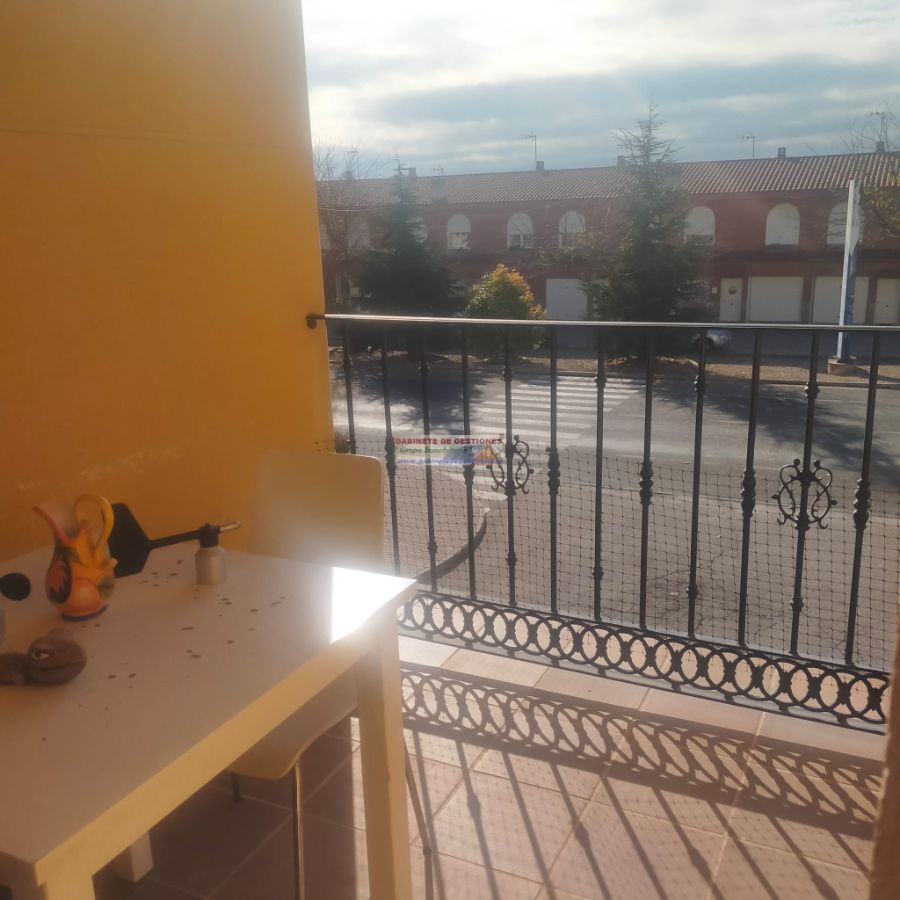 For sale of flat in Chinchilla de Monte-Aragón