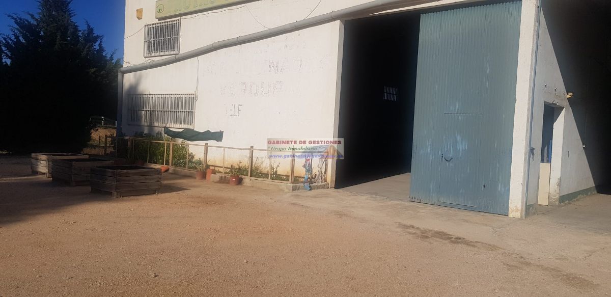 For sale of industrial plant/warehouse in Albacete