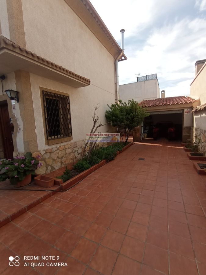 For sale of chalet in Albacete