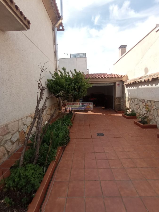 For sale of chalet in Albacete