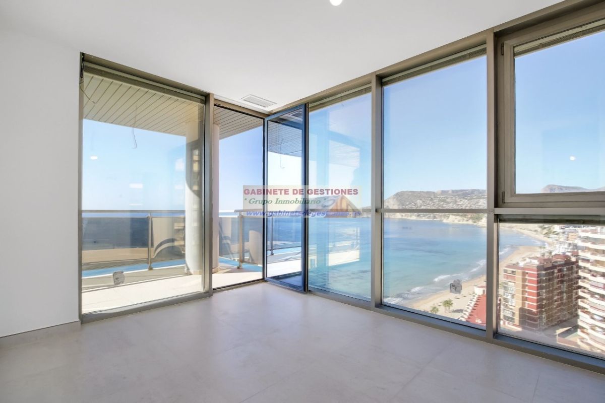 For sale of penthouse in Calpe