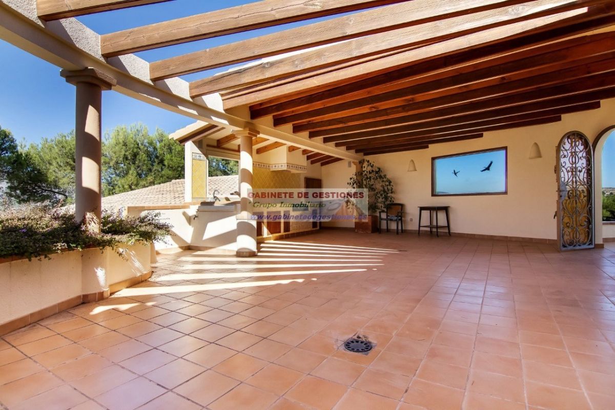 For sale of chalet in Calpe