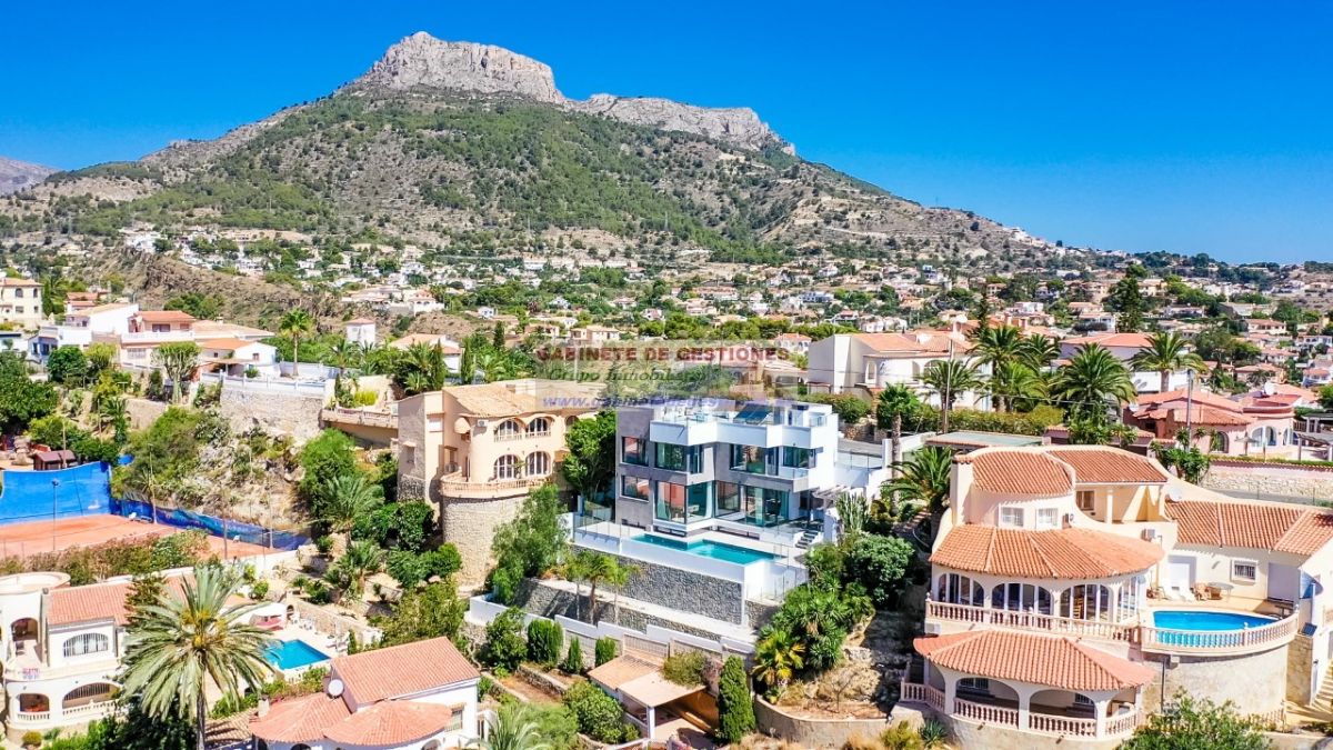 For sale of chalet in Calpe