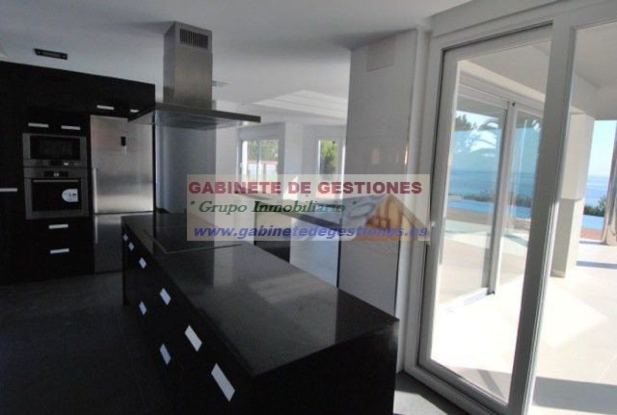 For sale of chalet in Calpe