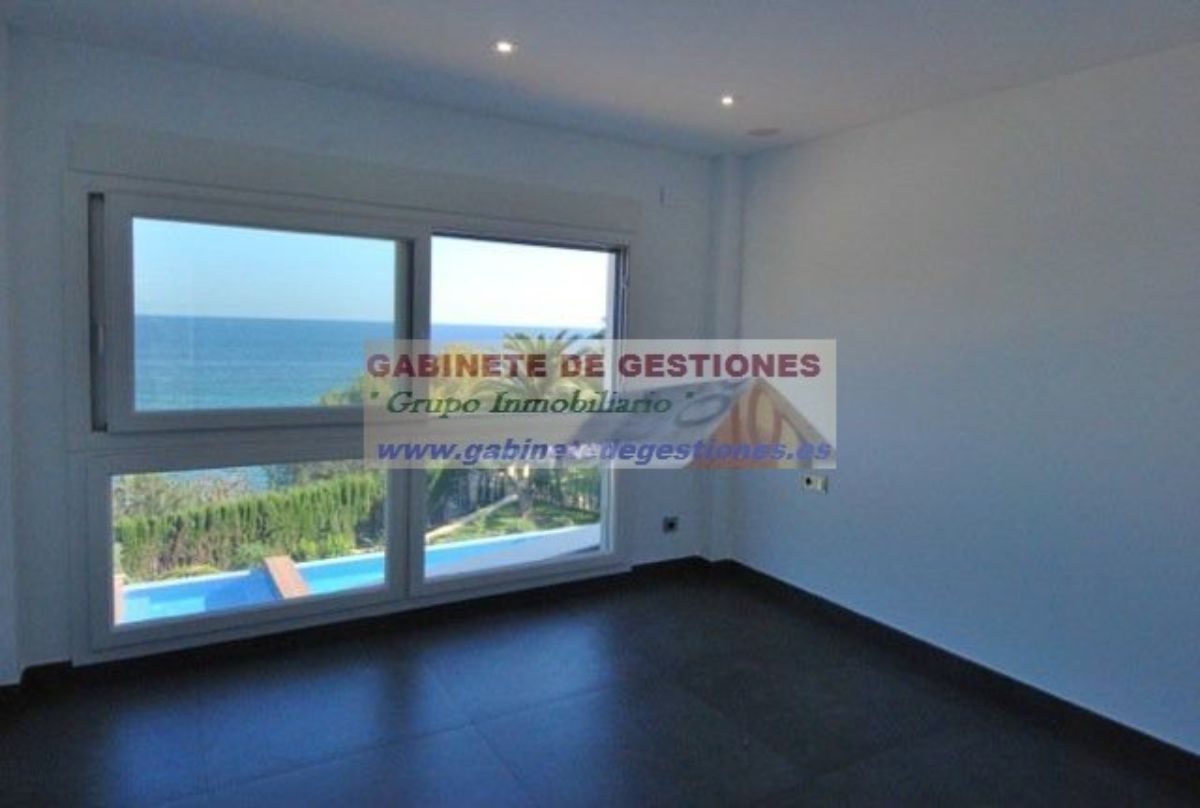 For sale of chalet in Calpe