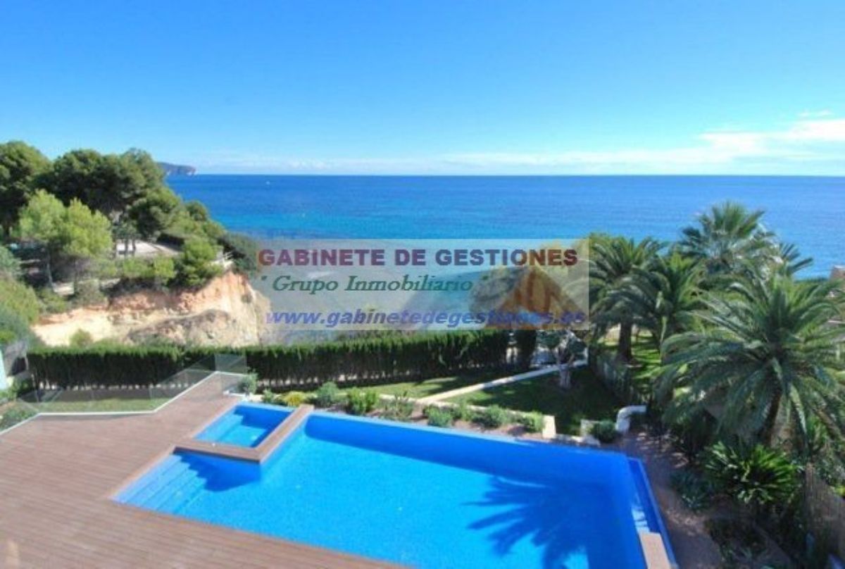 For sale of chalet in Calpe