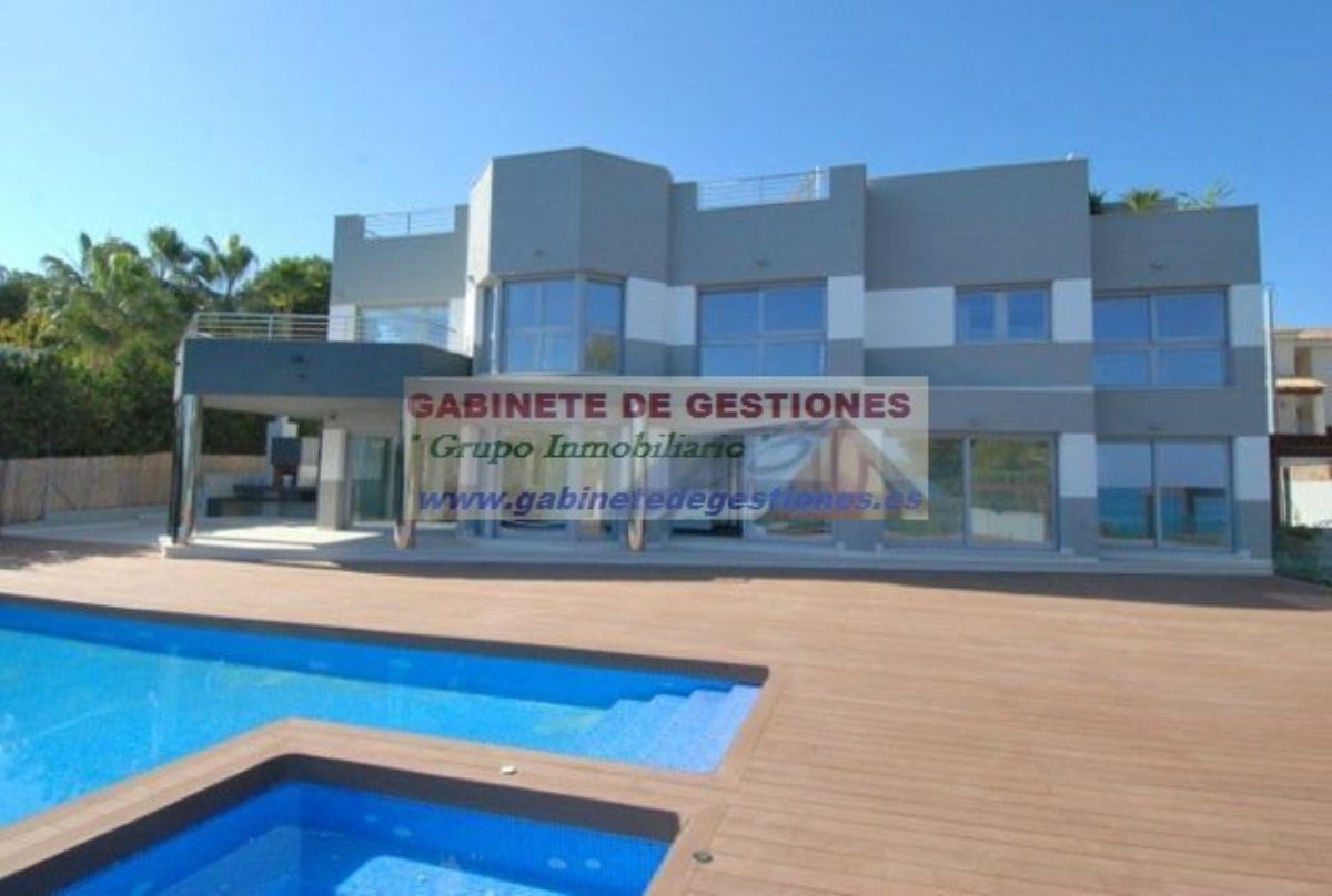 For sale of chalet in Calpe