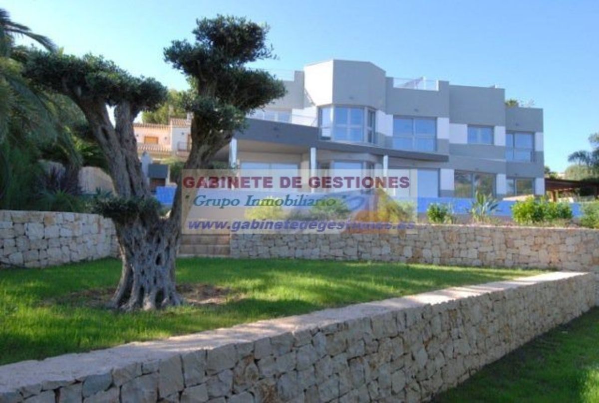 For sale of chalet in Calpe