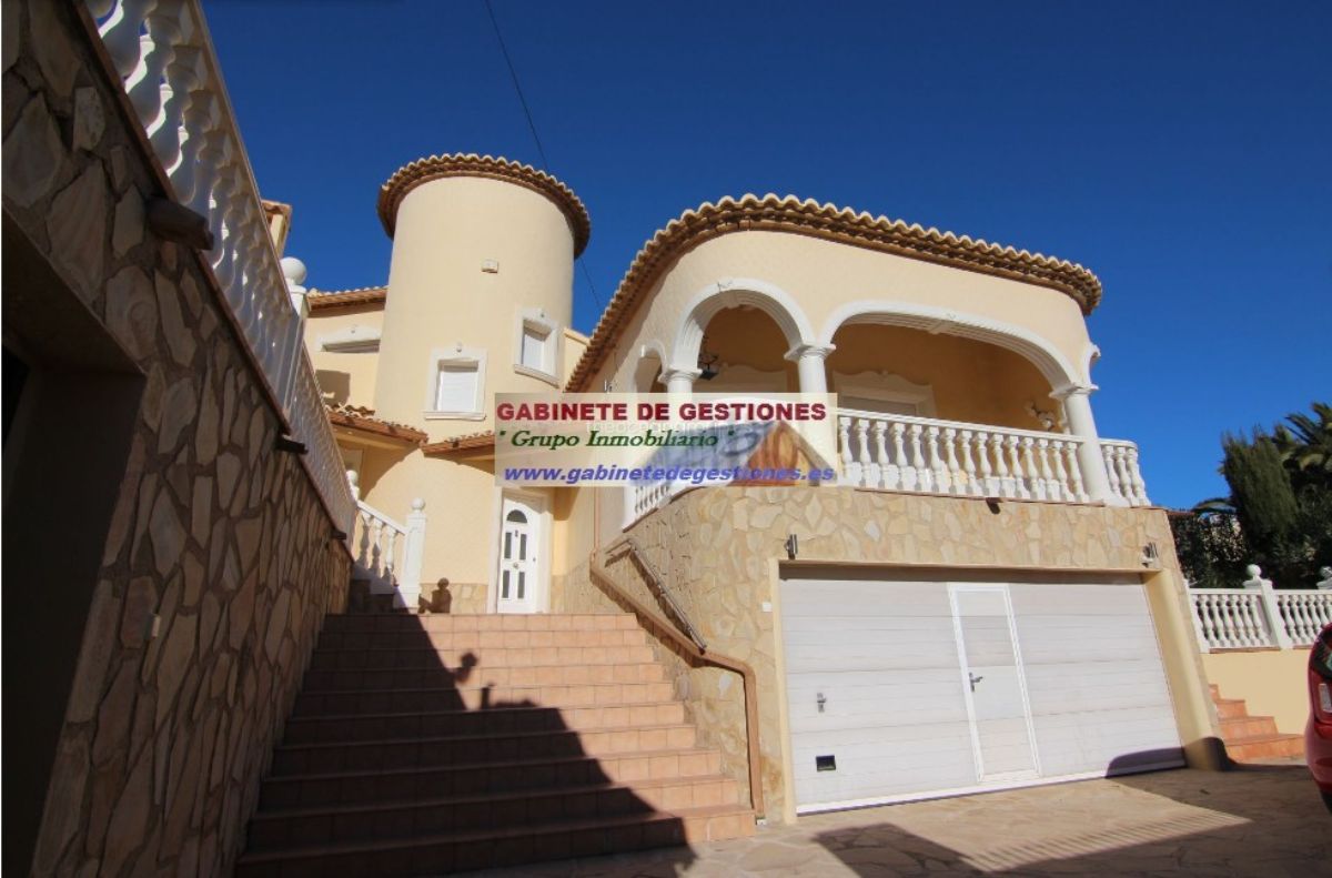 For sale of chalet in Calpe