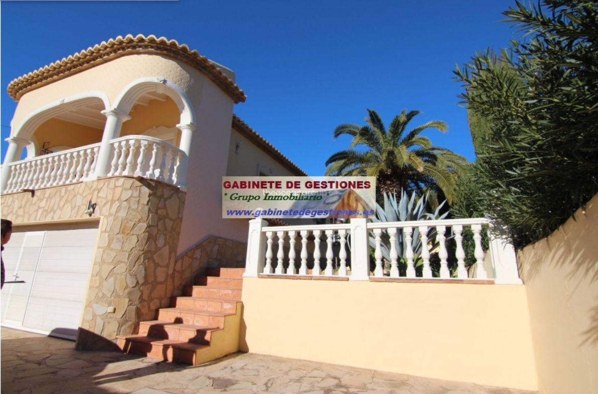 For sale of chalet in Calpe