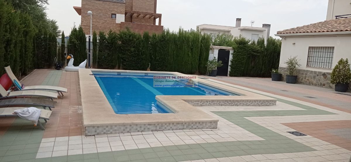 For sale of chalet in Albacete