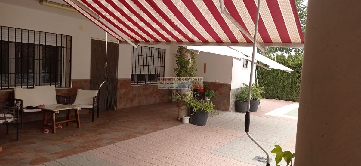 For sale of chalet in Albacete