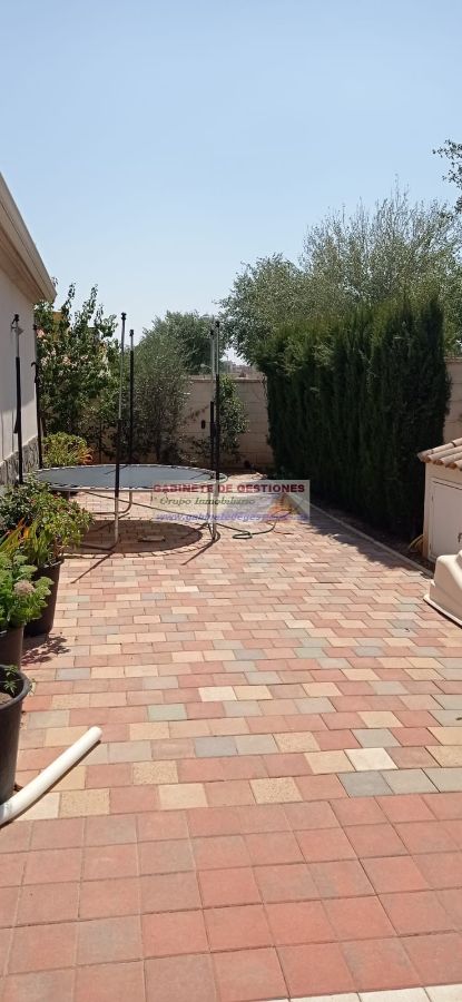 For sale of chalet in Albacete