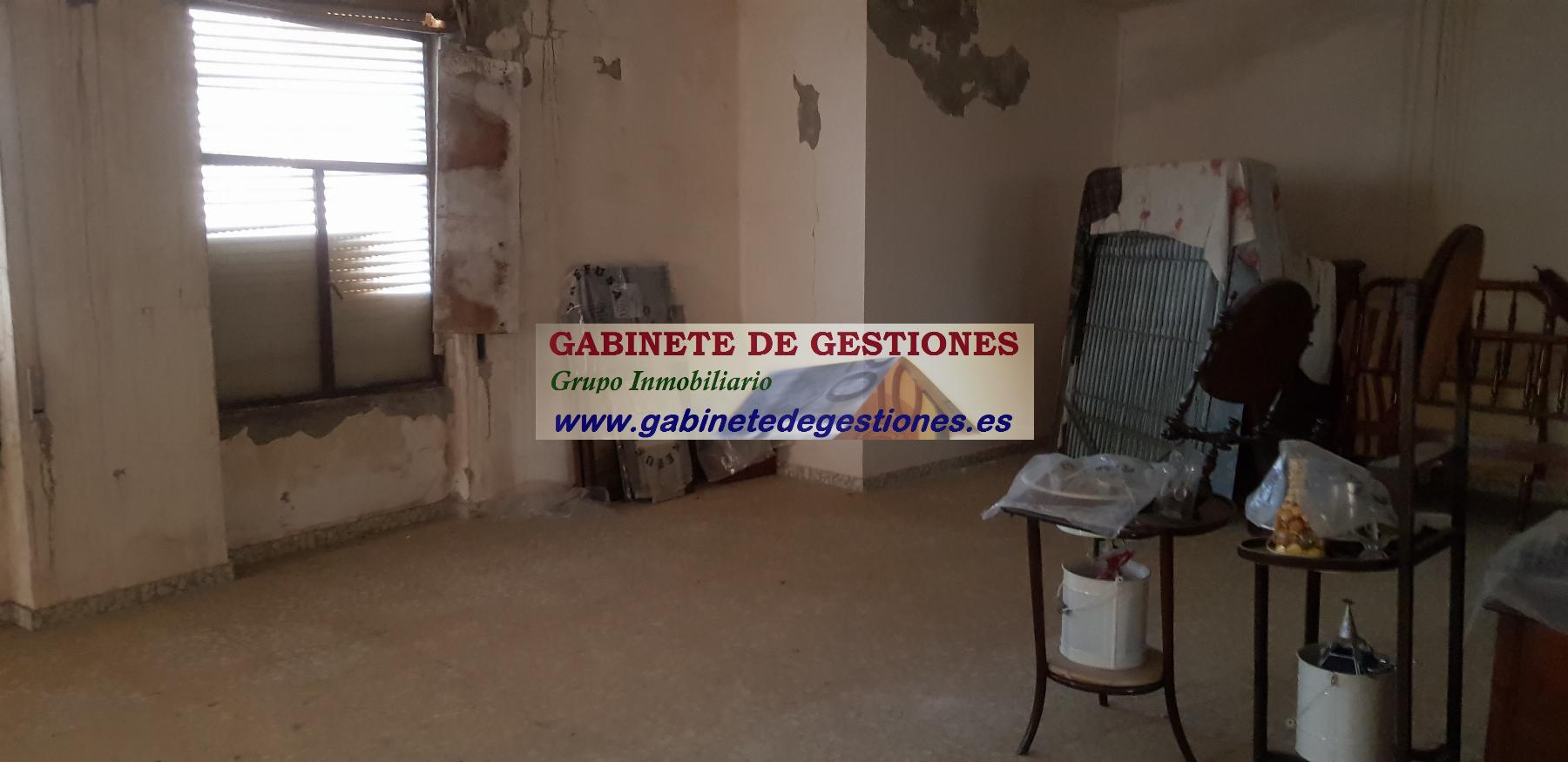 For sale of house in El Bonillo