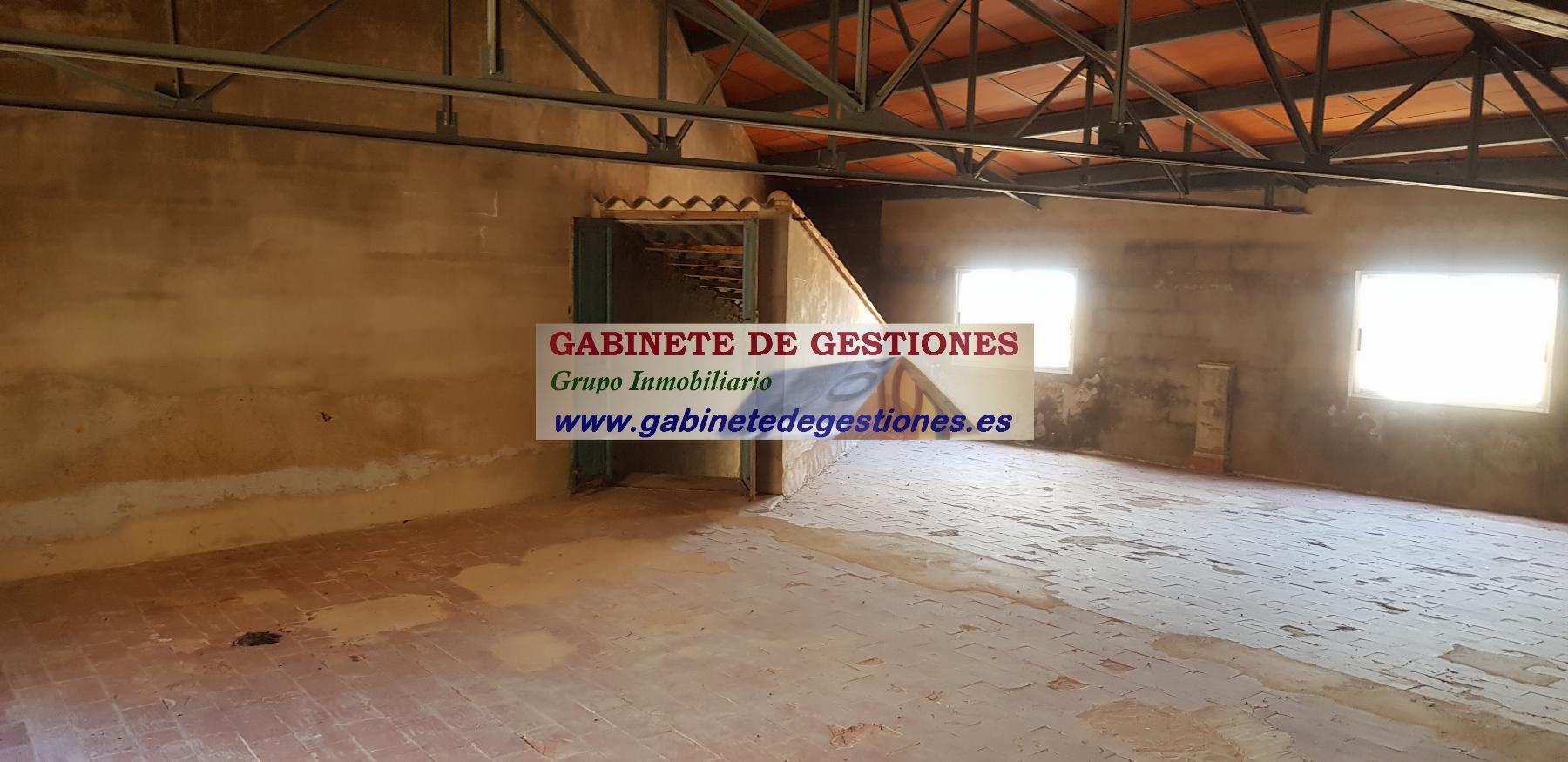 For sale of house in El Bonillo