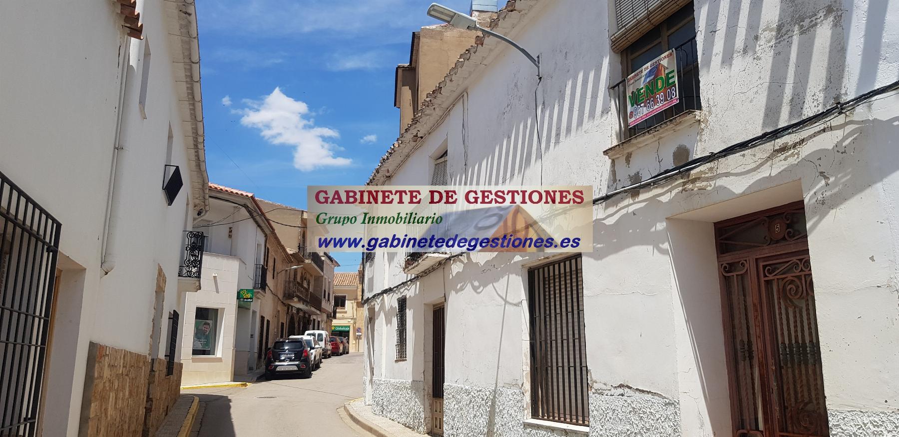 For sale of house in El Bonillo