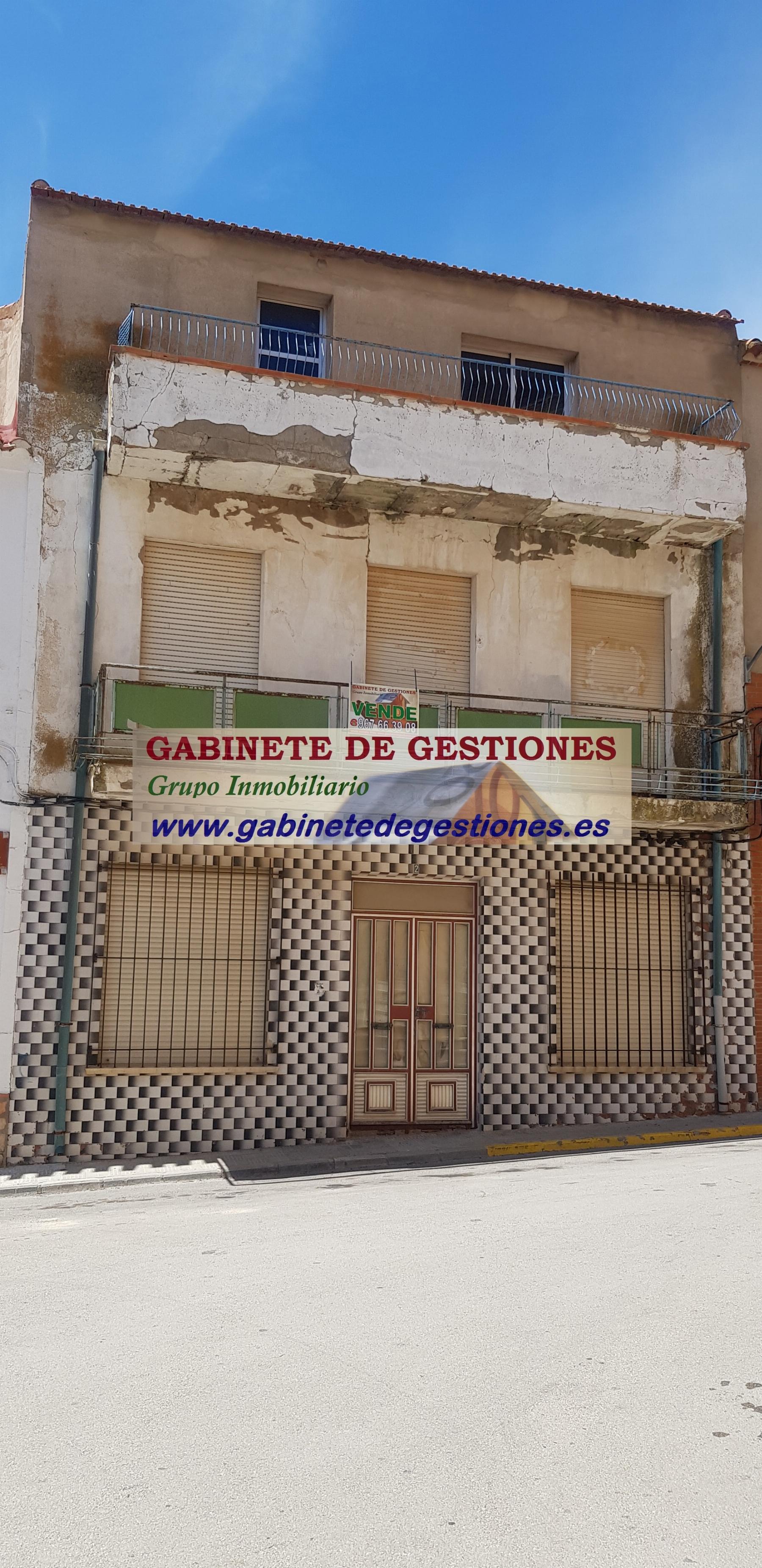 For sale of house in El Bonillo